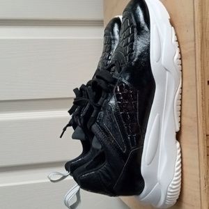 P448 F22-LUKE-W sneakers. size 39